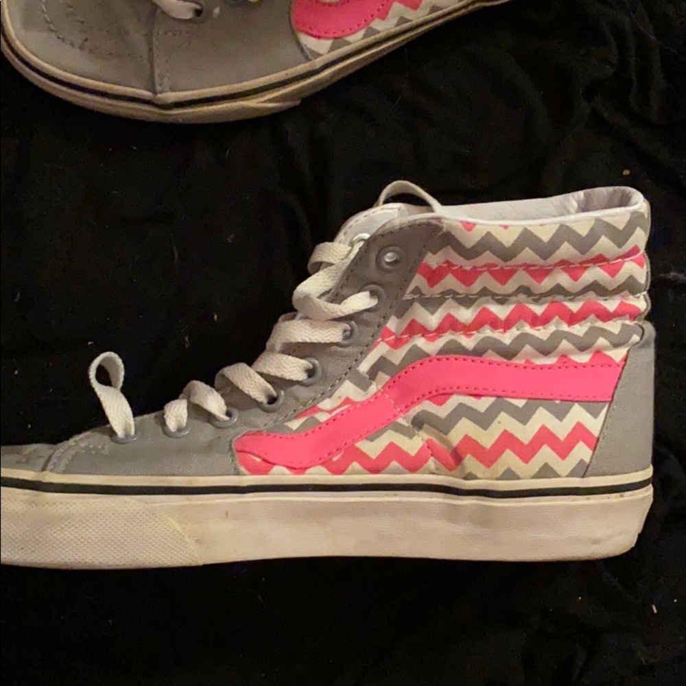 Vans - Picture 2 of 4
